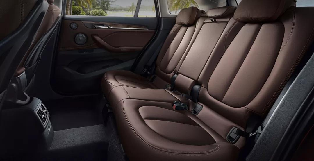 选择大空间豪华品牌紧凑型SUV，宝马X1准没错