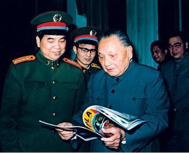 开国中将刘忠回乡寻母，却发现母亲沿街乞讨，痛哭大呼：儿不孝啊