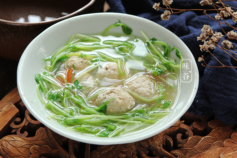 天越熱，這湯越要多喝，做法簡單，清香爽口不油膩，皮膚白嫩水靈