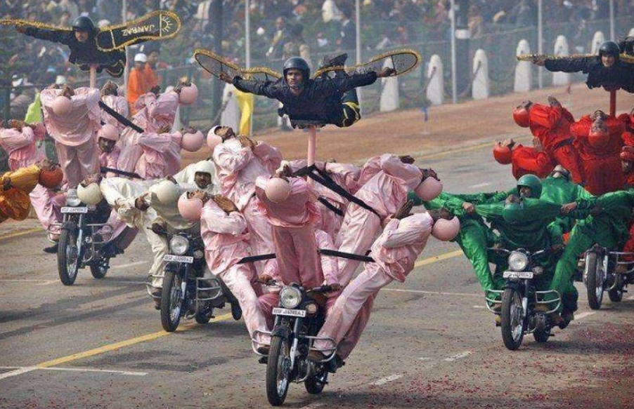 һ��Ħ�г�������ʮ�ˣ��ɱ��ٳ�Цӡ�����ˣ���������ˣ��ô��