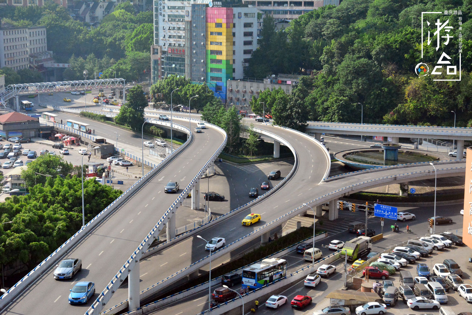 重庆菜园坝的九龙门：立交桥上的废弃喷泉，山城第一代“燃气灶”