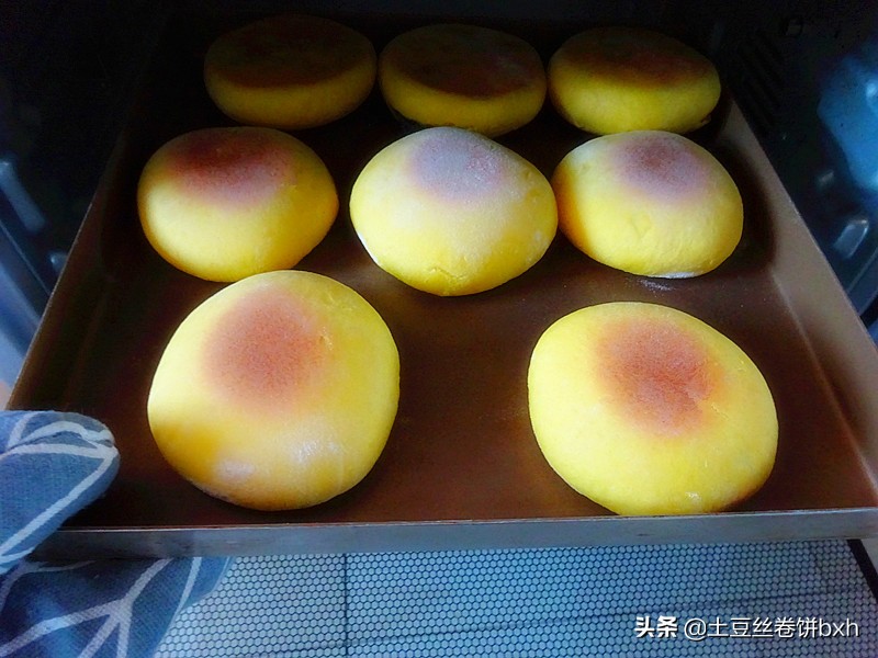 立秋后黑芝麻要常吃，教你做最好吃的胡萝卜黑芝麻饼，营养翻倍