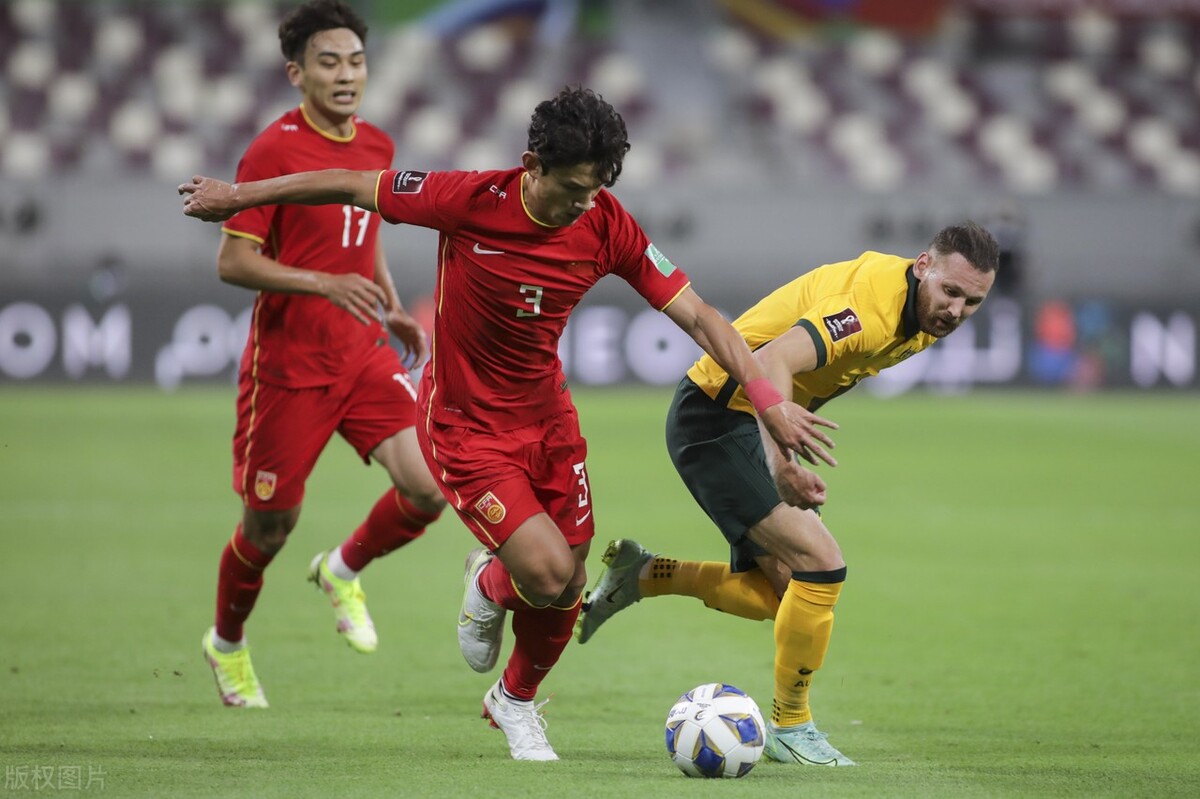 国足惨败澳大利亚！蒋光太失误2分钟丢2球！武磊哑火 李铁3点致命