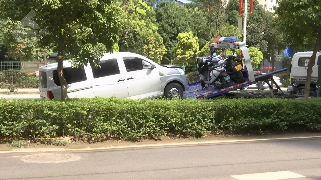 砰！又一个人倒在了西三环