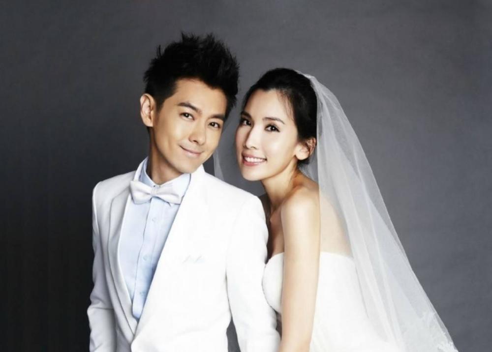 林志颖上亿豪宅有多豪？客厅摆法拉利做装饰，