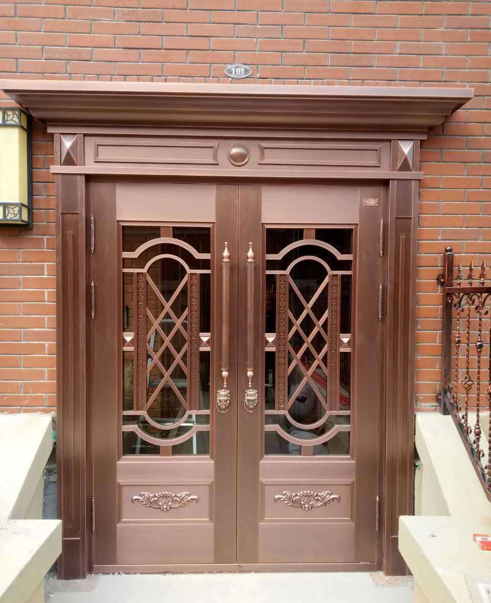 Does the entry door open inward or outward? It turns out that there are