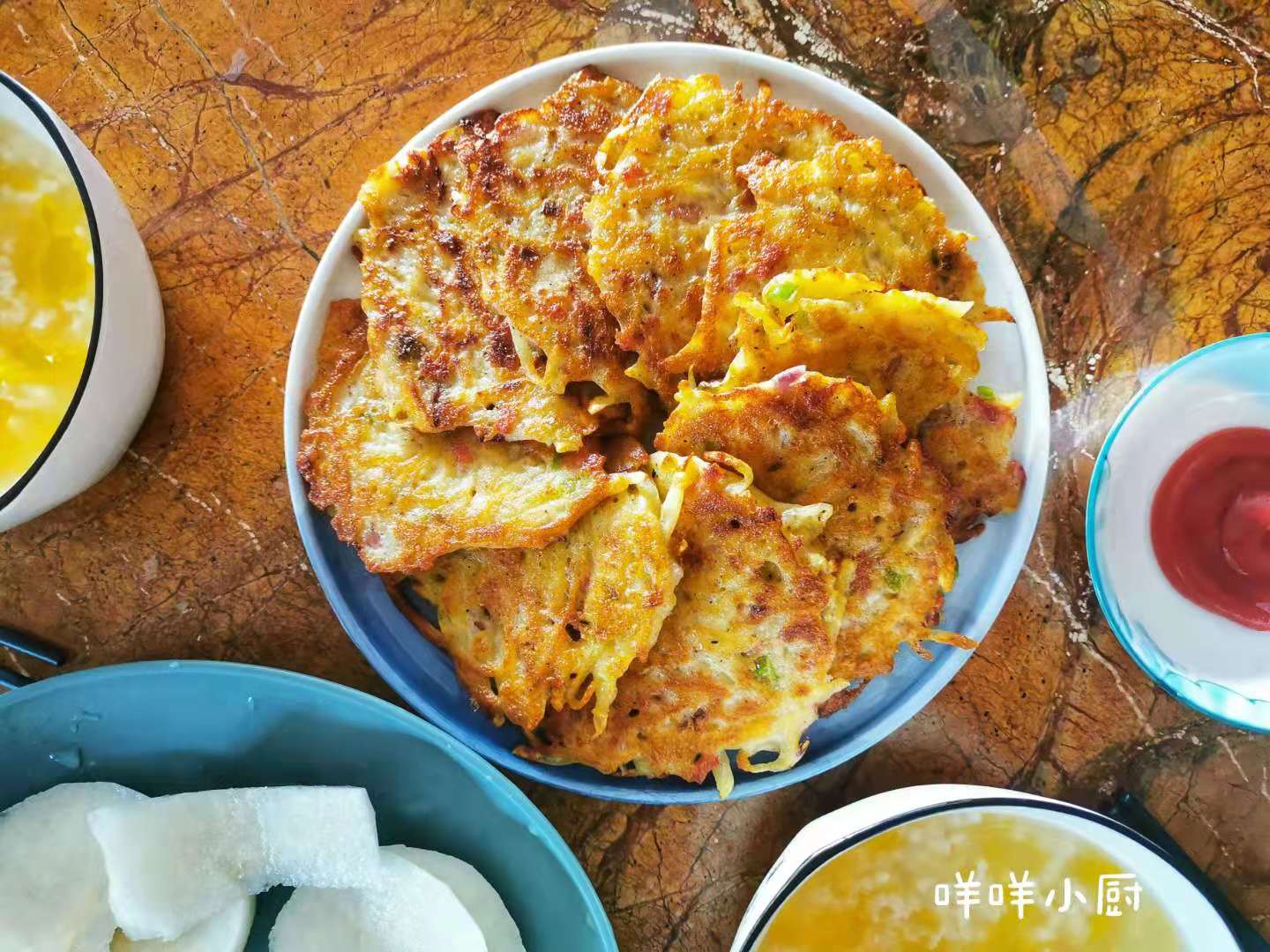 比土豆泥简单，比土豆泥好吃的土豆饼，适合厨房小白的简易早餐饼