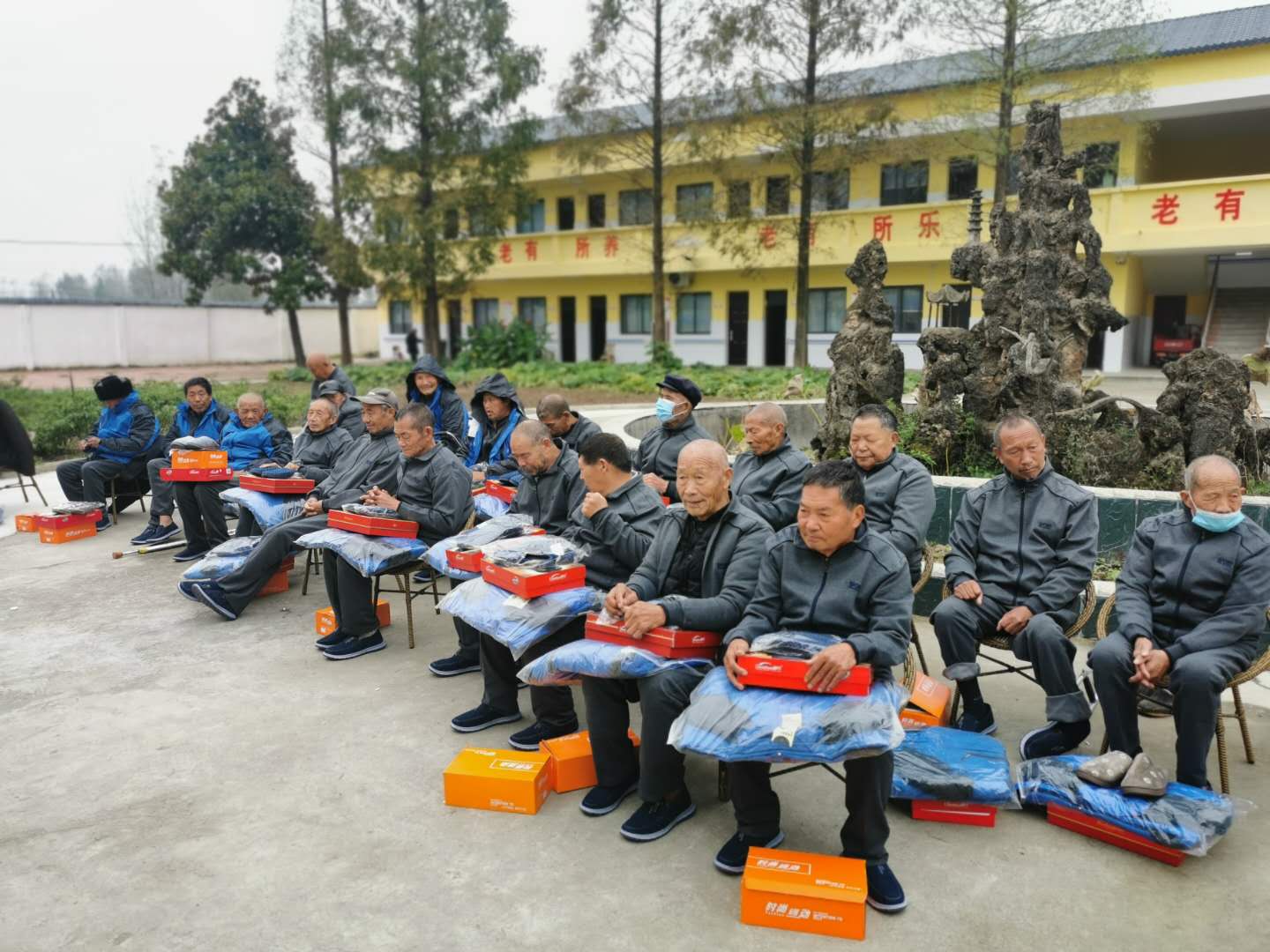 桐柏县吴城镇：爱满重阳节，关怀暖人心