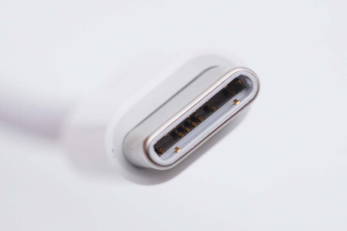 Apple's first Lightning braided cable is disassembled, and the new iMac