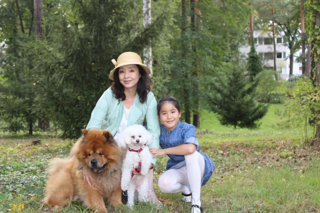 严歌苓：从舞蹈演员到作家，她的人生远比她笔