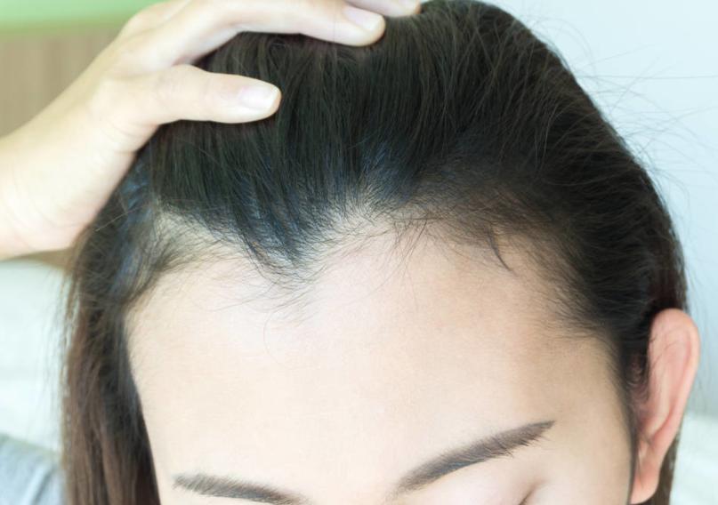 Is It Better To Wash Your Hair In The Morning Or At Night the Harm