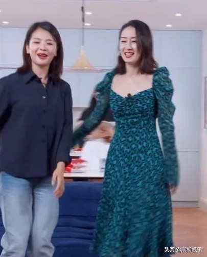 刘敏涛坐实姐圈一姐？分步骤解析女团舞台搞笑，刘涛秒变小迷妹