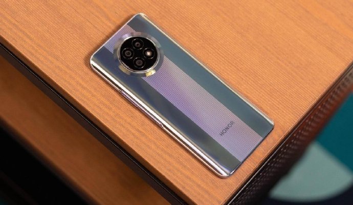 6000mAh+7.2英寸新机来袭，6nm芯片坐镇，预计发布时间10月份