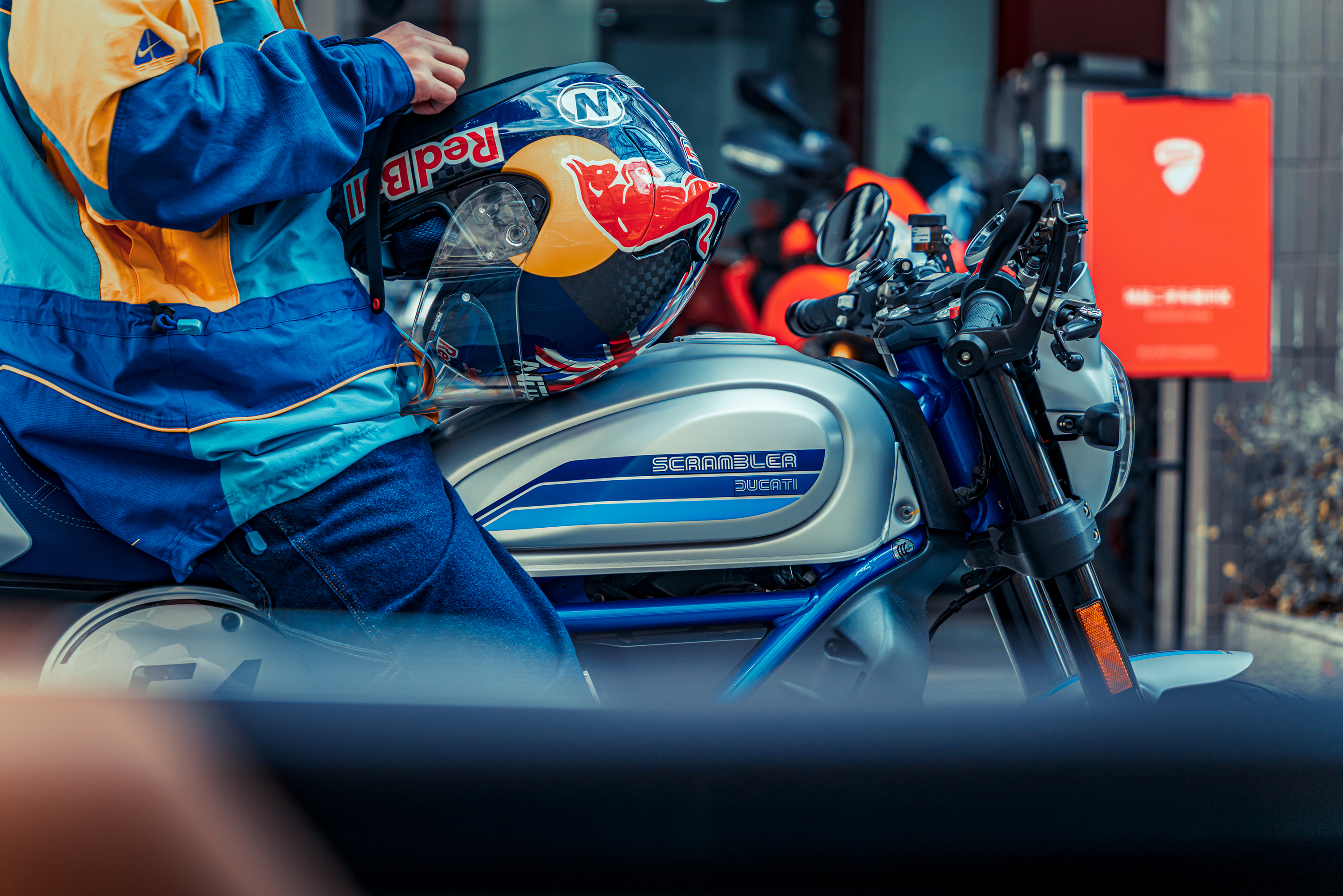 自游与惬意，雷克萨斯与咖啡骑士