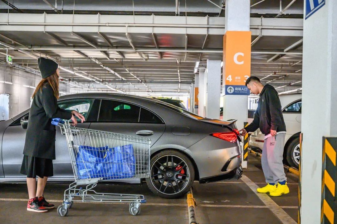 2.0T发动机原厂421马力，这款奔驰钢炮有何过人处