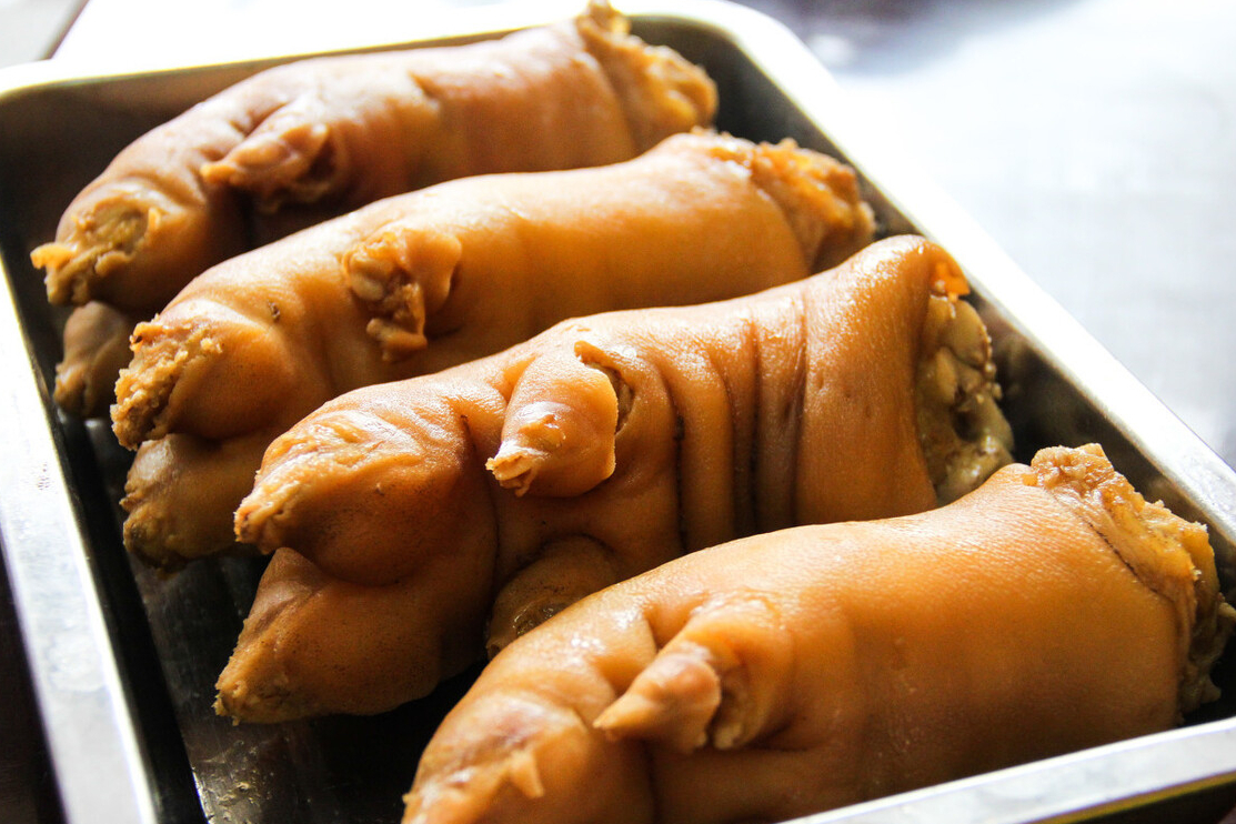 When buying trotters, you must distinguish between "front hooves" and