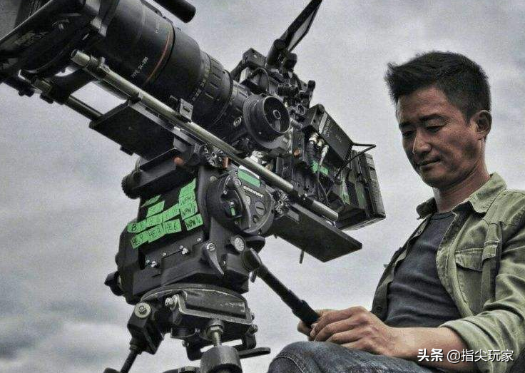 吴京没有军人身份，也没有军权，为什么能借到