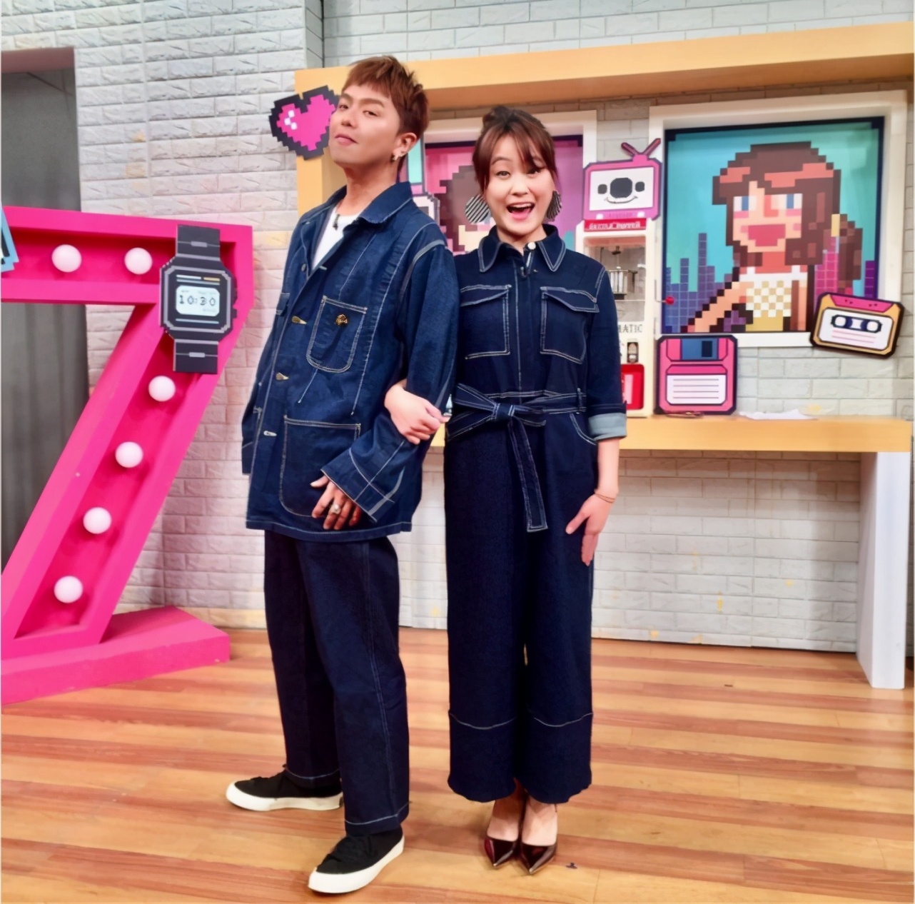 杨丞琳带领“华冈五人帮”陪黄鸿升父亲庆中秋，又哭又笑彼此安慰