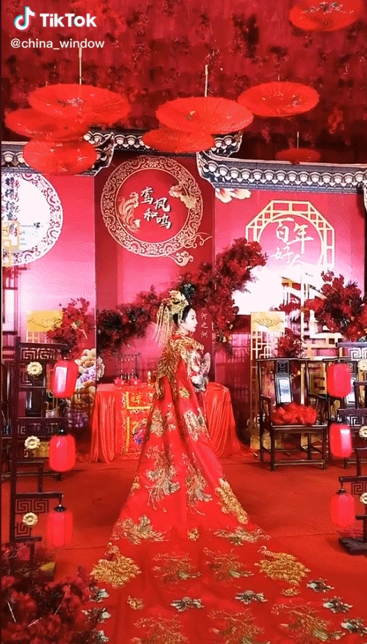 中式婚礼火遍TikTok！华丽超有排面，国外网友慕了：我也想整一个