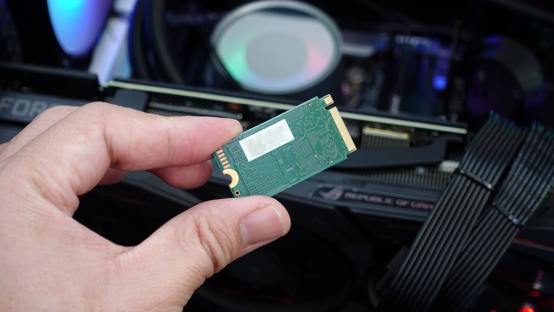 忆联AM620固态硬盘评测：小身材、大容量、高速度