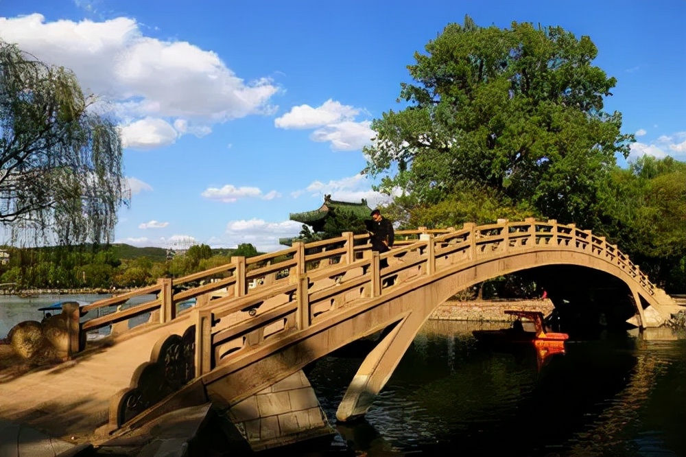 China's largest real mountain and real water park-Anshan 219 Park - iNEWS