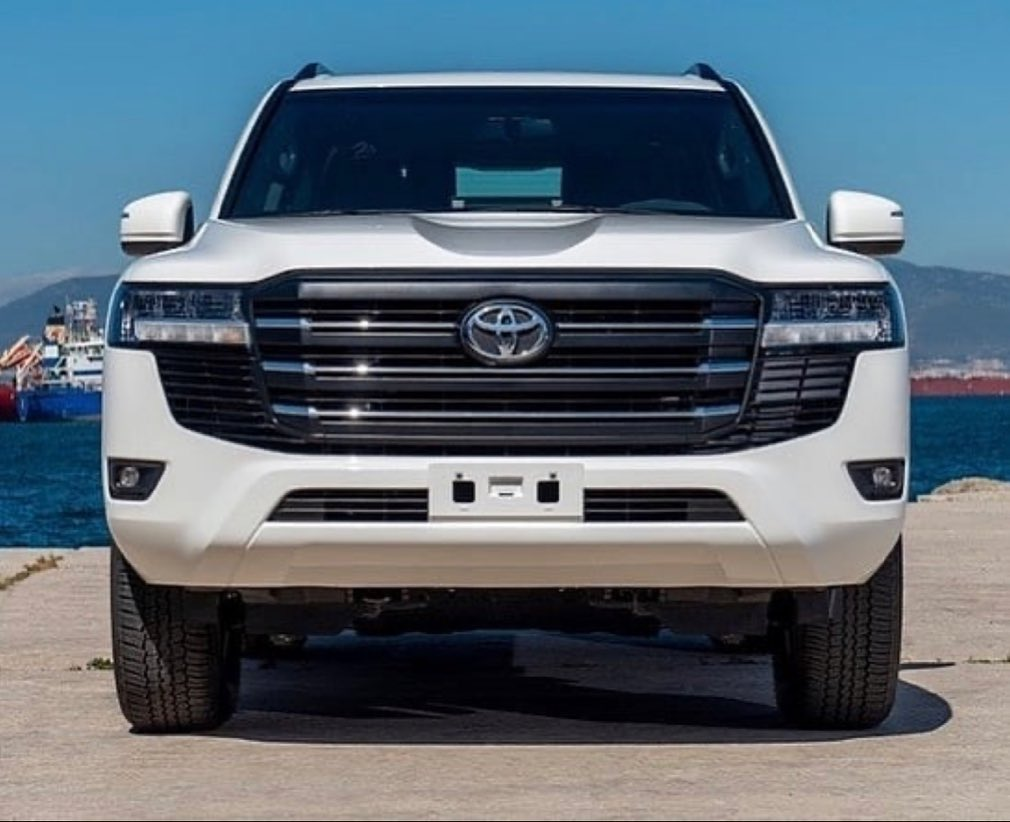 新一代丰田陆巡"乞丐版"曝光,搭载3.5t动力,外观很霸气