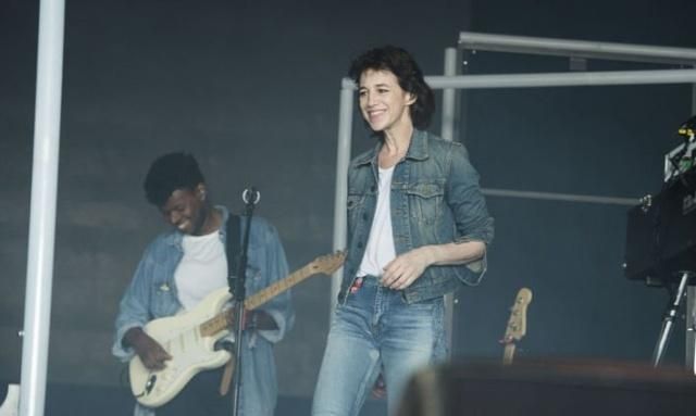 是她们定义了法国时尚！让10位法国女人为你的衣