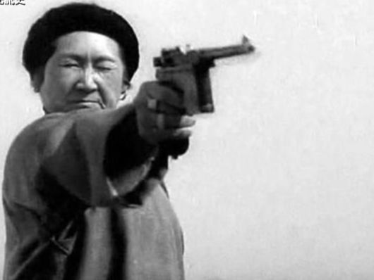 双枪老太婆的悲剧：女匪首最终沦为反革命被枪