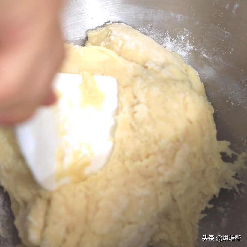 爱吃肉的一定要试试这款面包，咬上一口满满的肉块，幸福感爆棚