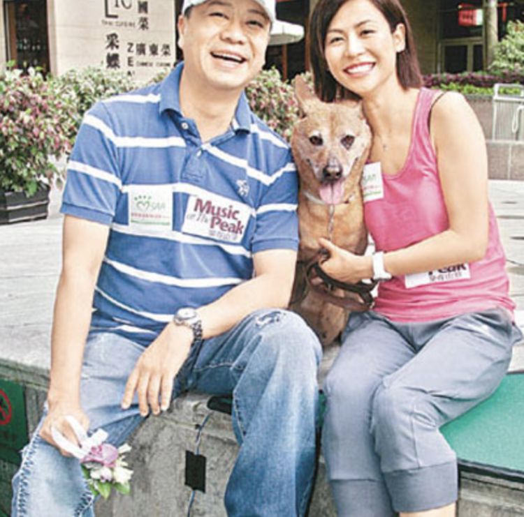 欧阳震华连续5年为宣萱庆生，两人贴脸合影似闺蜜，被喊话再合作