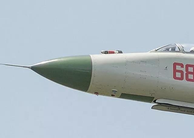 ���ʵ�AWG9�����й��״�ʵ�֡�������������׳��