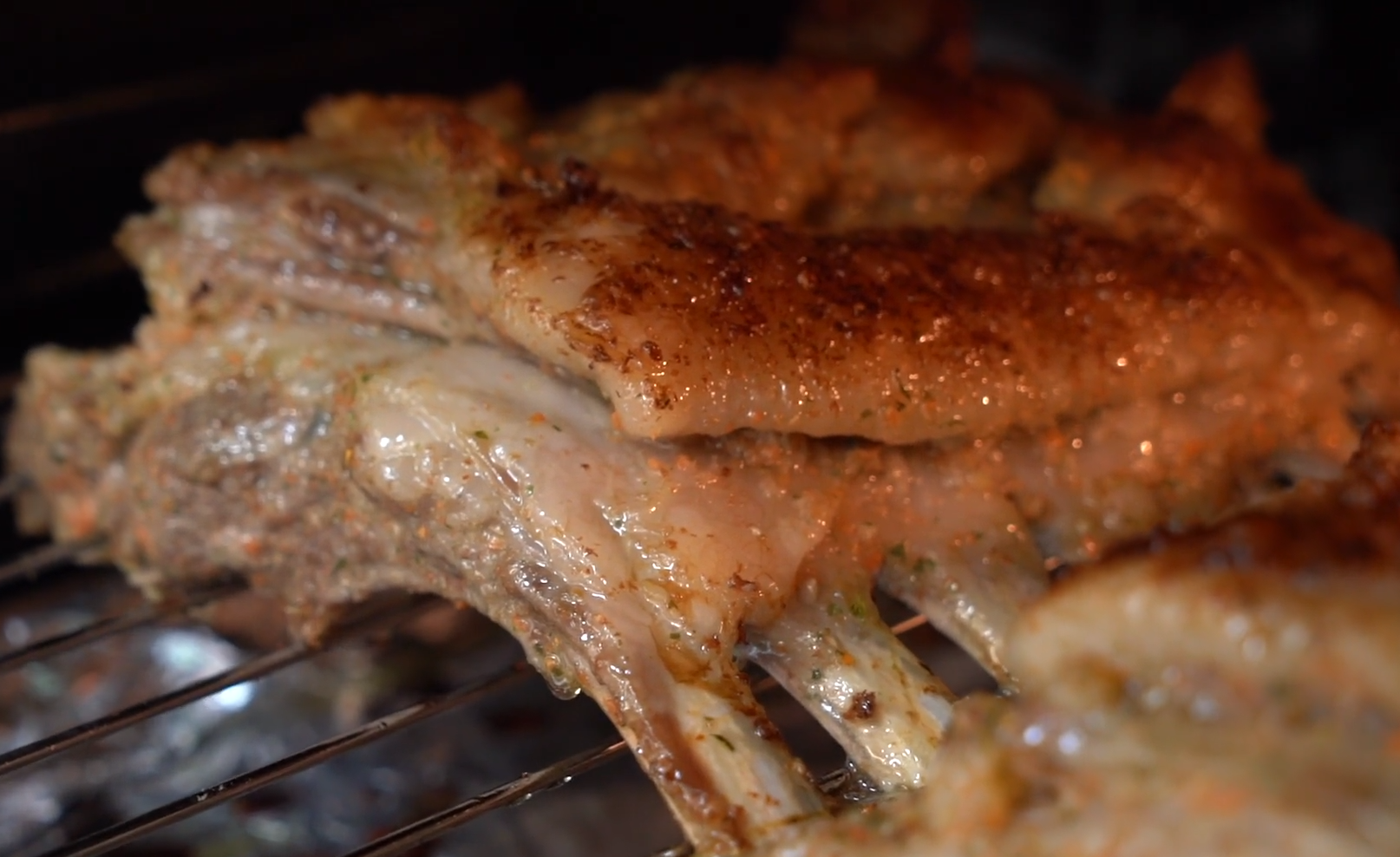 羊排這樣做才好吃，外酥里嫩，香辣過癮，做3斤都不夠吃，真解饞