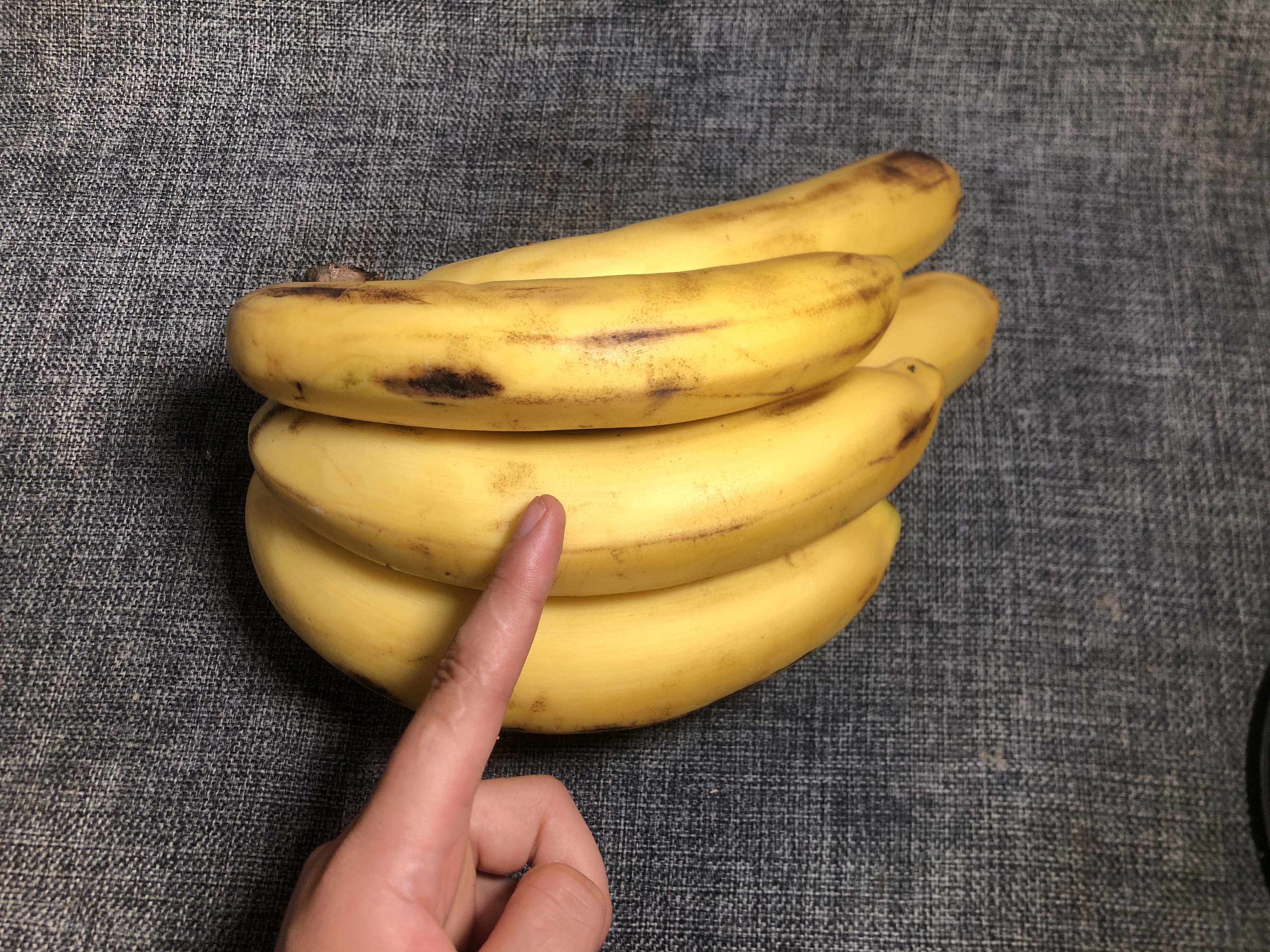 買香蕉時(shí)，挑直的還是彎的？水果販子漏嘴了，看完別再買錯(cuò)了