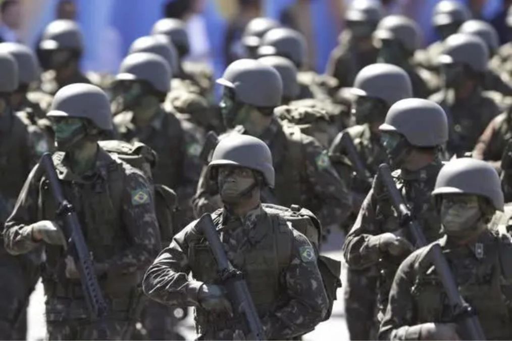 巴西亲美总统摊上大麻烦，涉嫌政治丑闻，军人