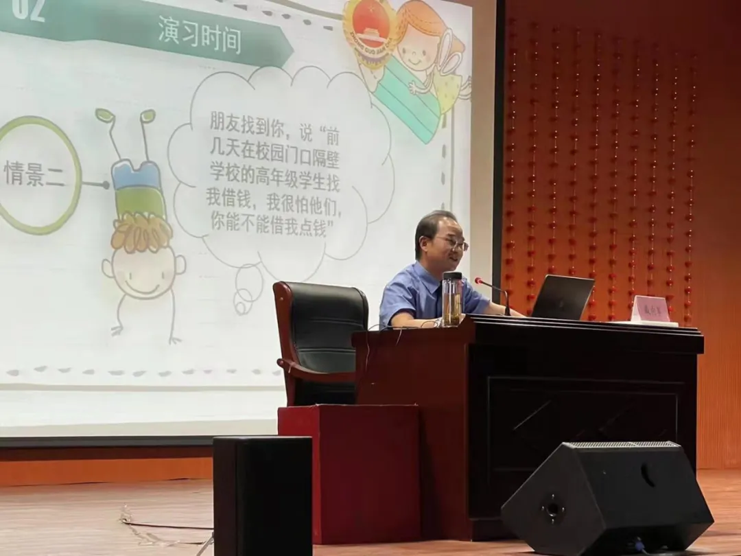 未成年人“两法”今日实施!法治副校长进校园授课