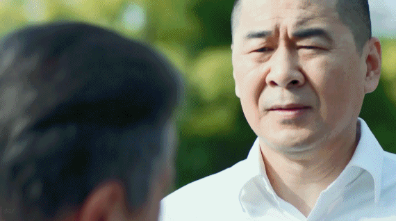 拳击冠军老丈人把女婿推下泳池，是什么深仇大