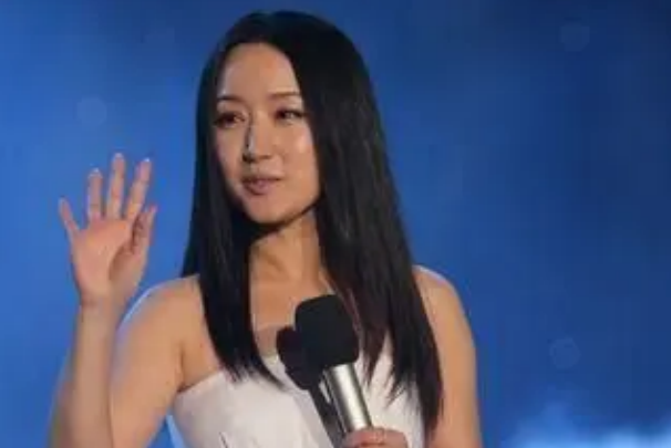 “甜歌皇后”楊鈺瑩，走到今天能怪誰呢？成于自己敗于賴文峰