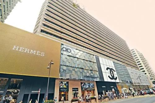 在香港拿下3000亿家产的，宁波男人