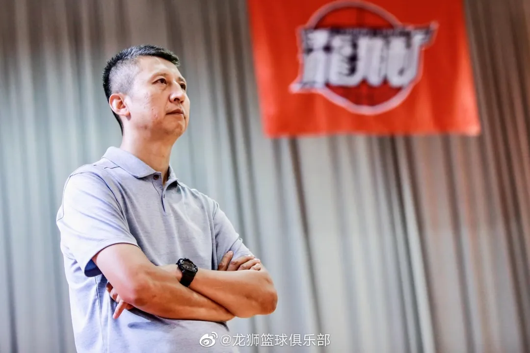 四年前就被CBA球队预定！1米82关键先生现在怎样了？