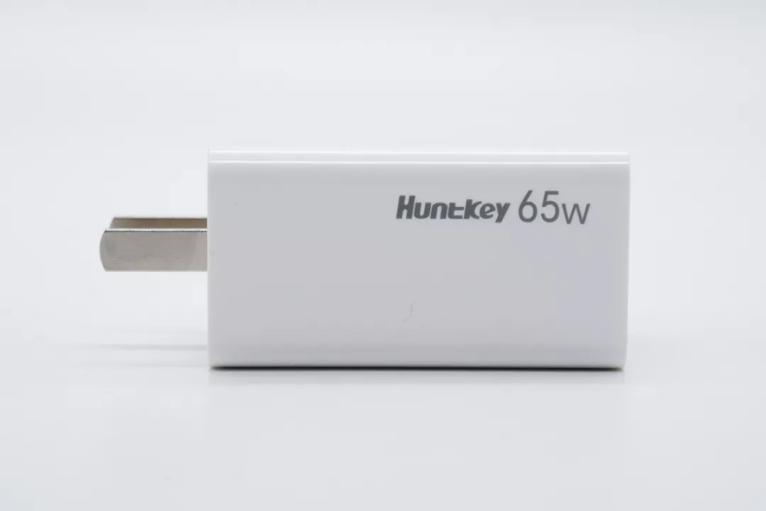 iPhone 13新机即将发布，35家工厂推出上百款快充新品