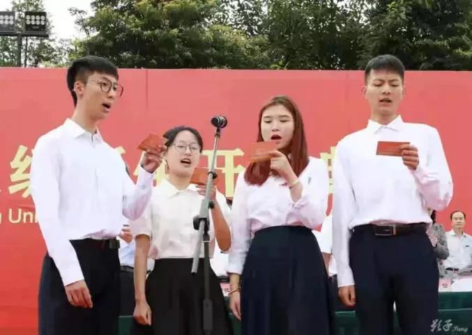 6000余名新生齐诵《大医精诚》！看看这些中医药高校开学典礼的精彩瞬间