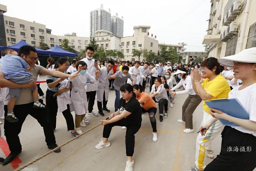 三原县医院庆祝“5.12”国际护士节拔河比赛