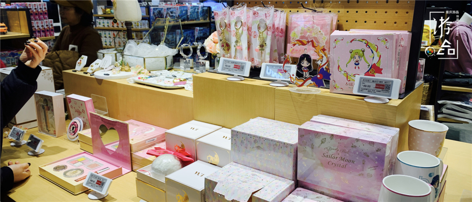 西南首家苏宁极物就在重庆，在地图上都找不到，藏在这个新地标里