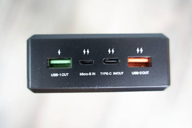 一斤半，小米10充6次电：ORICO 30000mAh充电宝