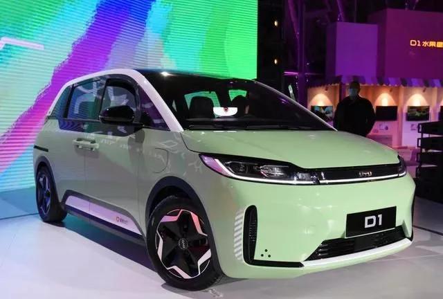 比亚迪“老头乐”，配四门五座，五菱宏光MINI来