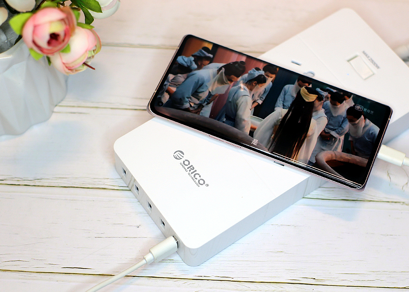 4插口5USB，好看又实用的奥睿科多功能插线板