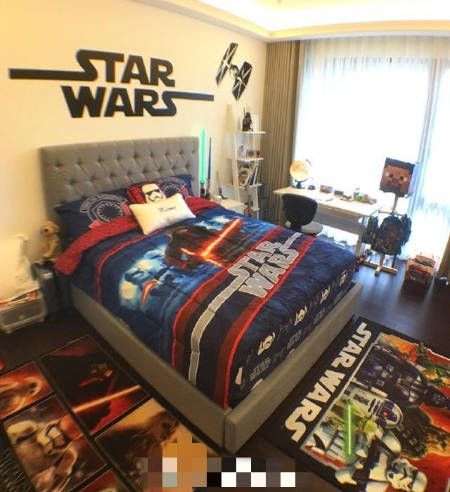 林志颖上亿豪宅有多豪？客厅摆法拉利做装饰，