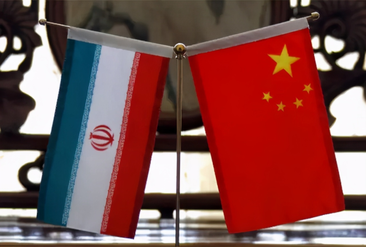 中国与伊朗战略合作冲击世界格局，欧洲偷着乐，美国感受双刃剑