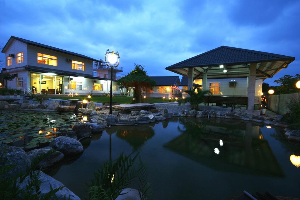 鋁鎂錳板屋頂大受鄉(xiāng)村民宿歡迎