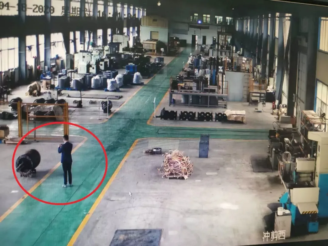 他不配当董事长？